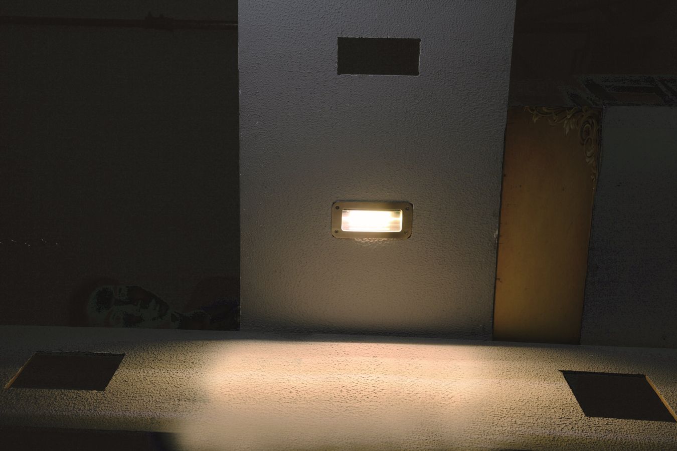 Встраиваемый светильник для наружного освещения - UG3004